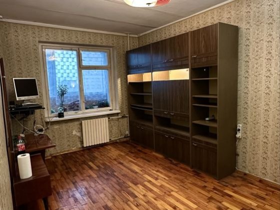 Сдам комнату в 3-х комнатной квартире ,Новокрымская (Сильпо)