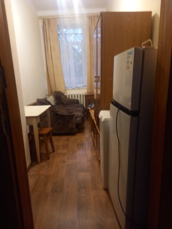 Здам кімнату в гуртожитку , район Замостянська , оплата вже з комунальними . Техніка, меблі , для 1  - фото 1