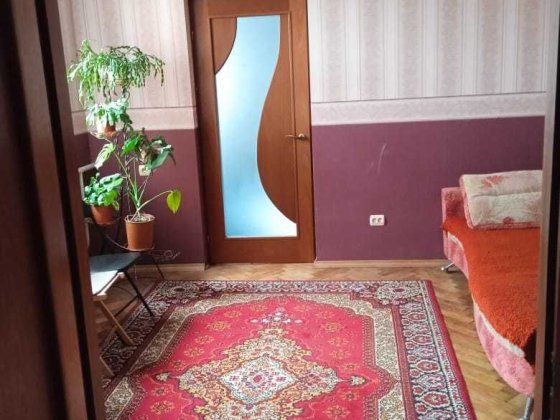 Кімната Мазепи (р-н торг.центру Спартак) близько до центру для дівчини 5500 грн.(комунальні платежі  Львів