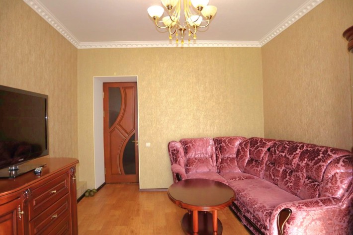 Сдається 2 кімнатна квртира,  біля городка"Казка" - фото 1