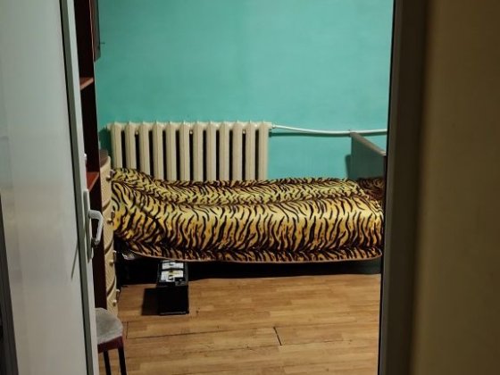 Сдам  отдельную комнату в частном доме со всеми удобствами.