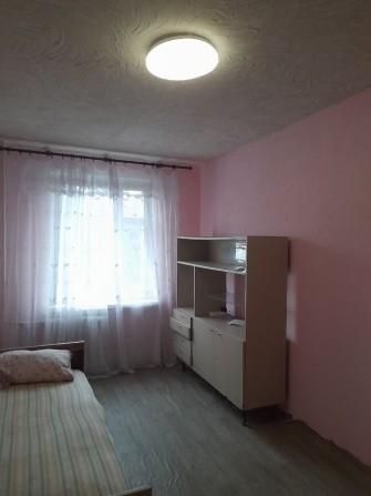 Здаю кімнату в 3-х кімнатній квартирі - фото 1
