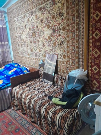 Комната в коммуналке - фото 1