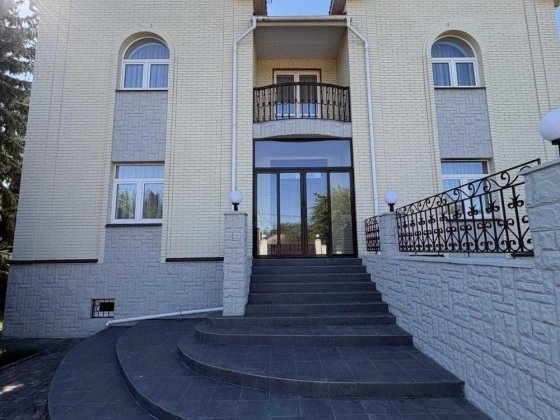 Оренда будинку в селі Гора, Бориспільского району. Площа 530 м2, басейн, сауна Кедина Гора