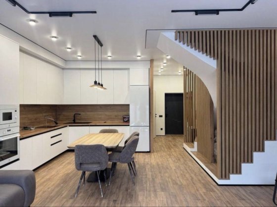 Оренда преміального котеджу в Ужгороді | Перша здача | 3 спальні | 130 м²