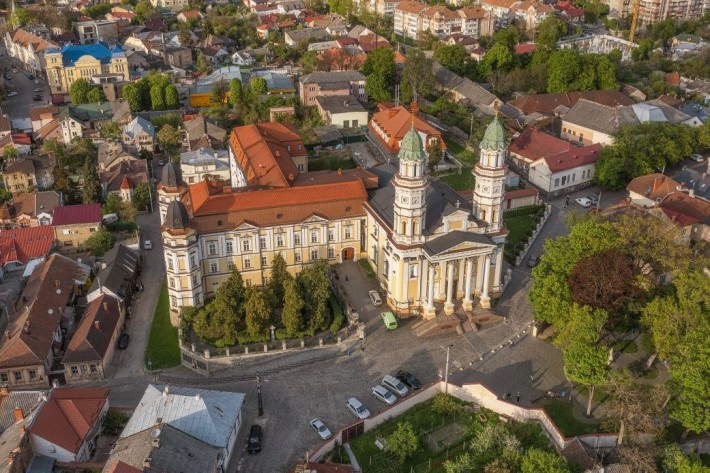 Здається будинок в оренду, поряд з центром міста - фото 1