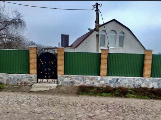 Здам 2 х поверховий будинок
