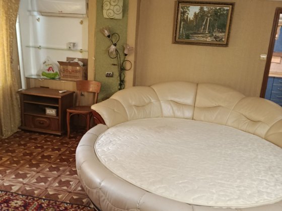 Сдаю дом ул.Почтовая ,4 комнаты,отдельный двор 14000грн.
