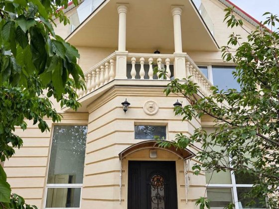 Шикарный VIP-дом у моря - 300 м², 8 комнат — террасса, джакузи, Luxury - спальня !