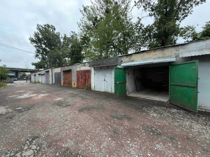 Здається в оренду гараж на вул. Луганська (Сихівський міст) - фото 1