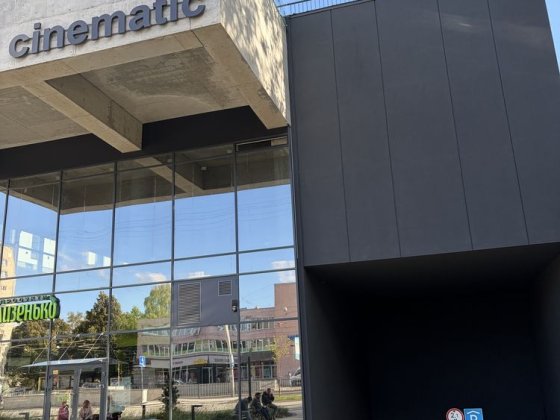 Здається в оренду паркомісце з електрозарядкою Львов
