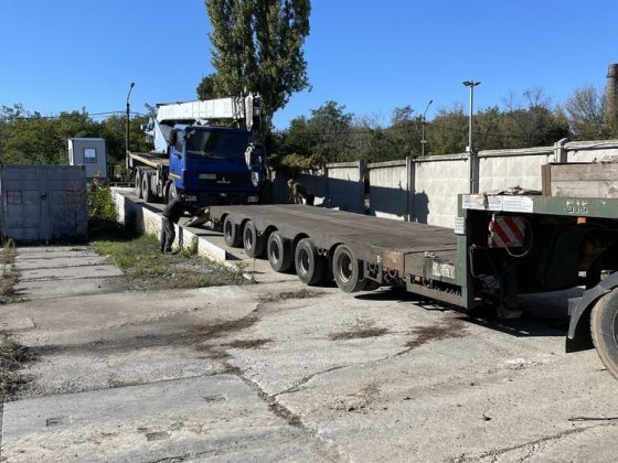 Место открытое под лехковую машину или грузовую