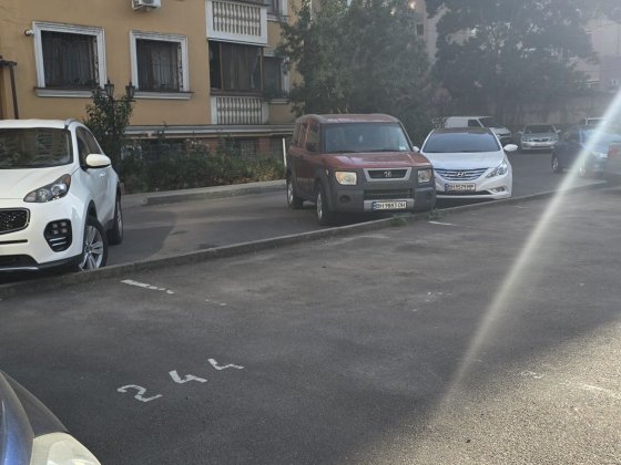 Сдам відкрите паркомісце " Академ городок" заїзд с АТБ