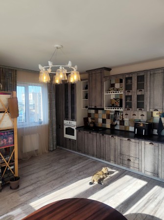Продам 2-кімнатну квартиру 75,8 м² з автономією в ЖК "Кришталеві Джерела 2", Феофанія - фото 1