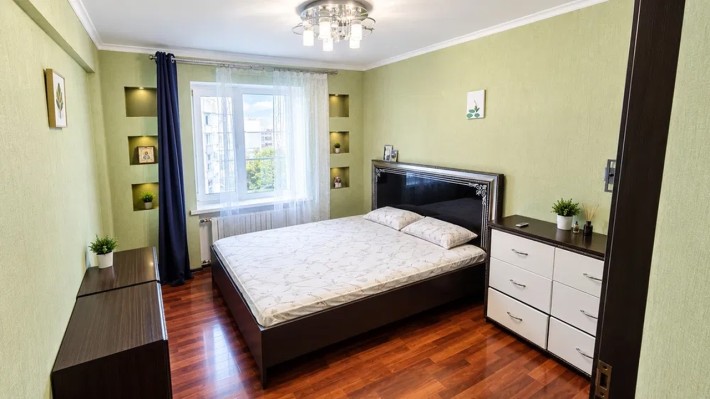 Продам 3-к квартиру с ремонтом в высотке на пр. Слобожанский / Дарницкая - фото 1