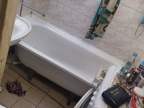 СРАЧ НА ФОТО УБЕРЁТСЯ,ТАКУЮ ПРИНЯЛ,ЧЕЛ УЕХАЛ В ПОПЫХАХ.Здаётся квартира студентам 2 ком в 3х комнатн Кривой Рог
