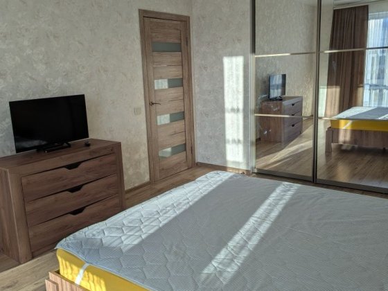 Здається 1 кімн. в  обжитій новобудові, ЖК Прем'єр. Р-н  13 школи Луцк