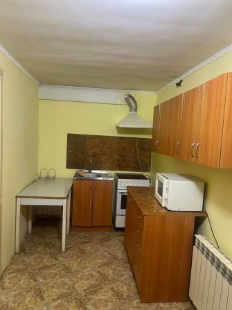 Вільна 2к частина будинку для двох дорослих  людей, можна студентам - фото 1
