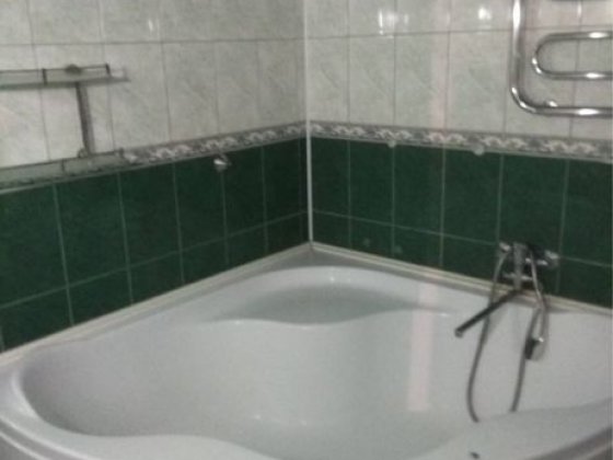 3-х кімнатна сталінка на Соборності( 2 дитяча лікарня), гарний варіант для працівників у відрядженні