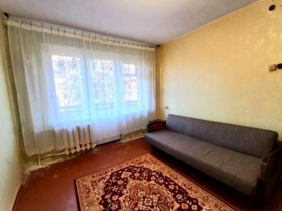 1 кімн  173 квартал  2 поверх з меблями і технікою