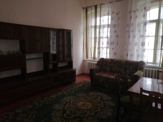 Здам трикімнатну квартиру на тривалий термін Ровно