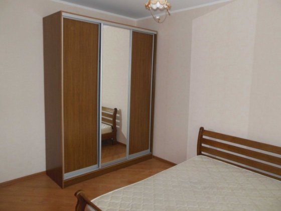 здається  трьох кімнатна квартира Ровно