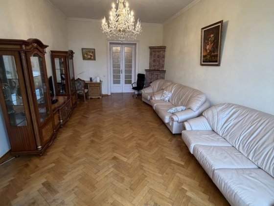 ОРЕНДА квартири 100м² центр Чернівців.СВІТЛО НЕ ВИМИКАЮТЬ! Черновцы