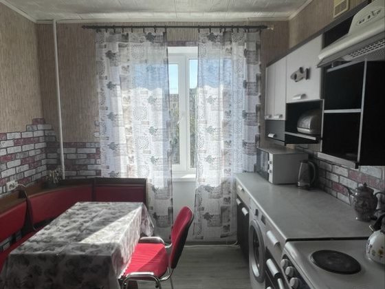 Сдам 3-х ком квартиру для 1-2 семейных пар ,семьи , возможно с детьми ,  на Победе 5 на бульваре Сла