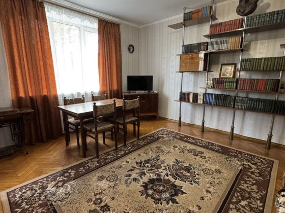 Оренда 3-кімнатної квартири в історичному центрі міста Чернигов