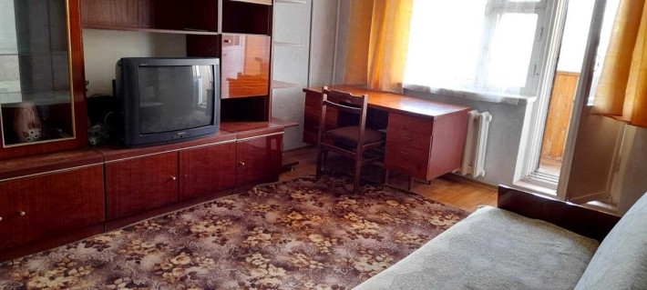 здам в оренду 2х кімнатну квартиру, 9й мікрорайон, 5 поверх, ліфт - фото 1