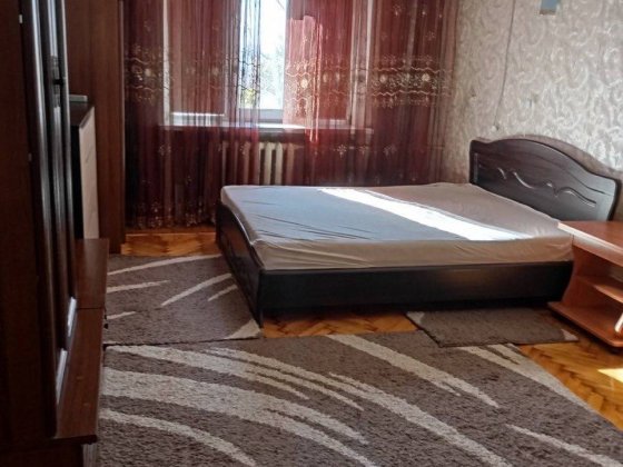 Оренда 2 кімнатної квартири сталінка по вул. Незалежної України Запорожье