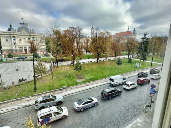 Оренда квартири -2х кімнатної в центрі по Проспекту Свободи Львів