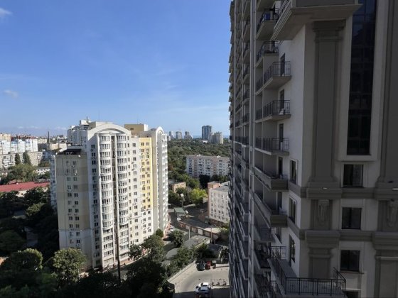 Довгострокова оренда студії 30м² ЖК Акрополь-3 перша здача вид моря 5 ст Фонтану Долгосрочная аренда