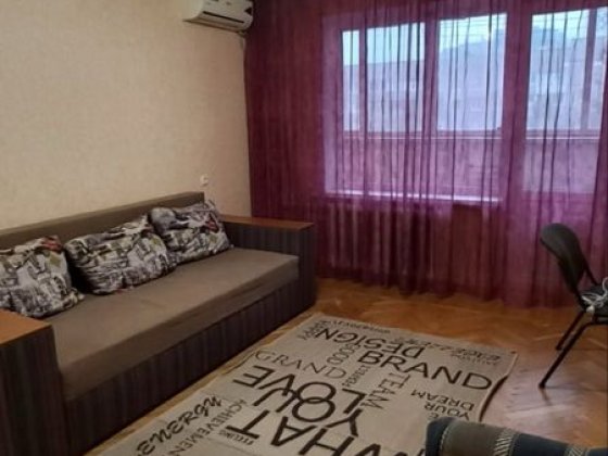 Сдам 1 ком квартиру в р-не метро!