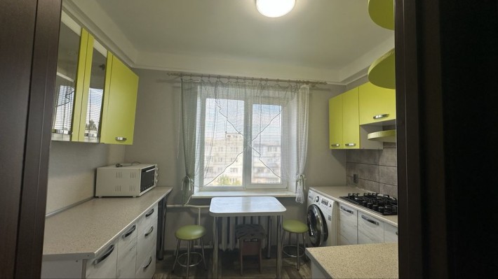Здам в оренду трех кімнатну квартиру з 1 листопада по вул. Шкільна 16 - фото 1