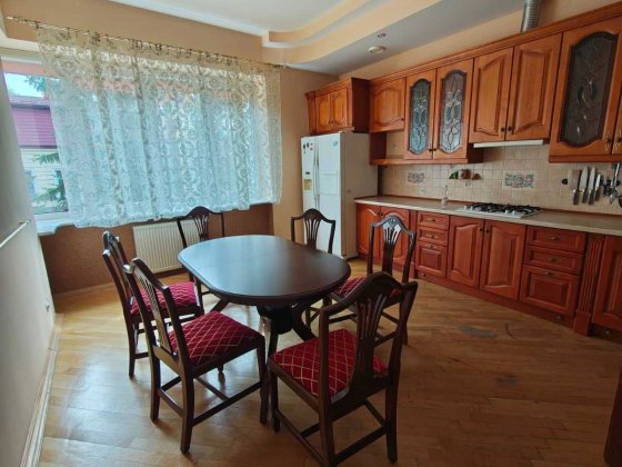 Оренда квартири в центрі Львова, австрійський люкс, закрита територія Львів
