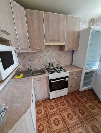 Сдам 2 к.кв.метро Левада, м.Спортивная, Аэрокосмический, Семье, паре, Основьянский р-н - фото 1