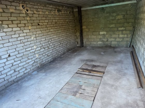 Гараж в кооперативе, светофор.