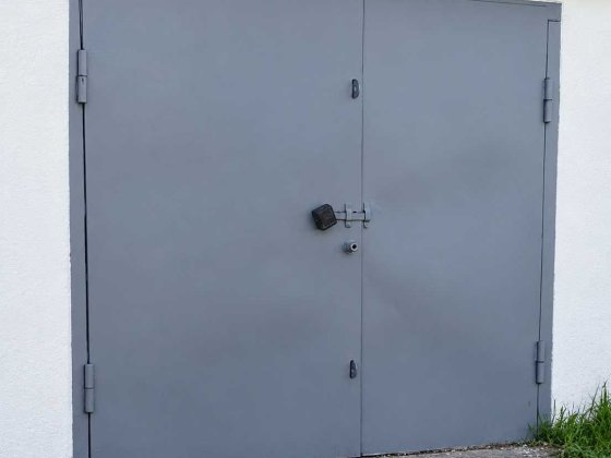 Продам гараж з великим погрібом центр Балаклія біля стадіону Балаклія