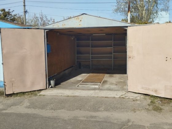 м. Запоріжжя, продається гараж у Хортицькому районі, 15 м/р-н ГК "Фронтовик".    4000$ Новослобідка