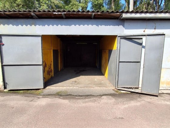 Продаж склад, гараж вул. Івана Дзюби, 7 від власника