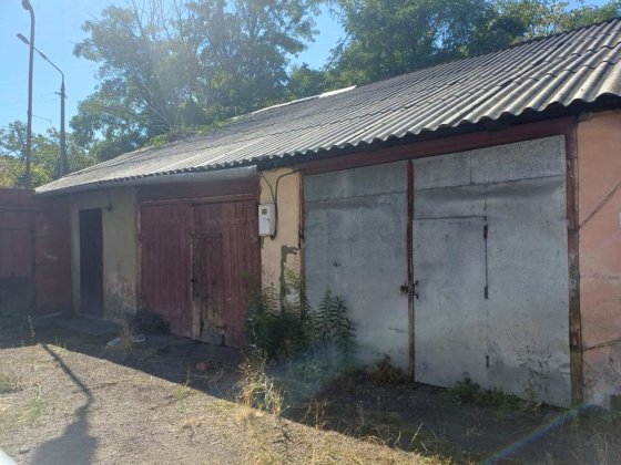 Гаражні приміщення 87,1 м² у Чернівцях