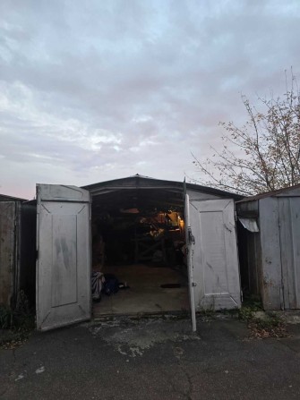 Продам металевий гараж в кооперативі за адресою Виговського (Гречка) 9. Власник. - фото 1
