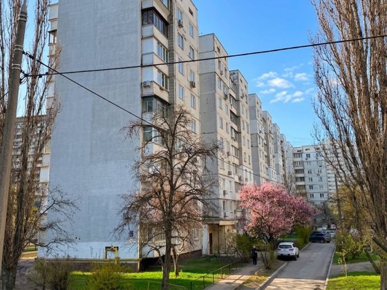Продаж 3-к квартири вул. Рональда Рейгана 2а