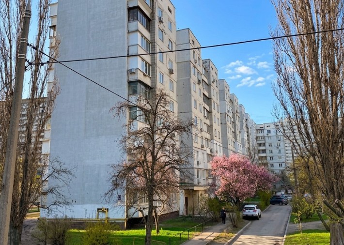 Продаж 3-к квартири вул. Рональда Рейгана 2а - фото 1