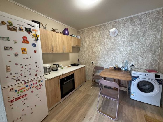 Кімнана в гуртожитку зі своєю кухнею. Хмельницкий