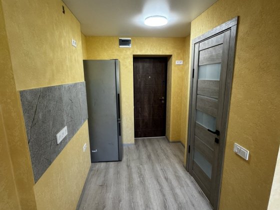 продається  кімната гостиного типу Ладыжин