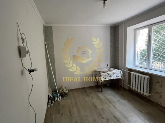 Продаж кімнати в гуртожитку біля метро Дорогожичи