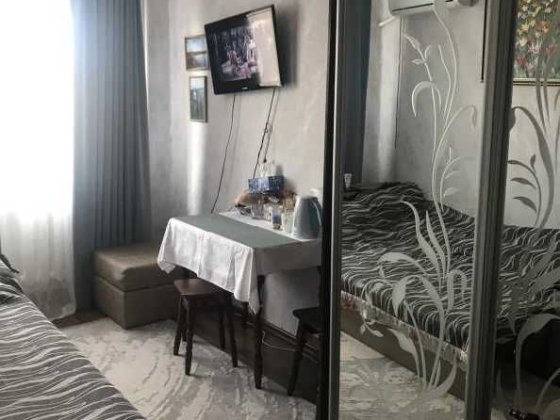 Хорошая комната в коммуне рядом с парком. ЧЕРЕМУШКИ срочно