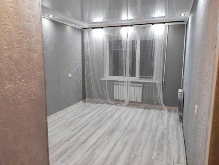 В продаже 1 ком квартира с кап-ремонтом - фото 1